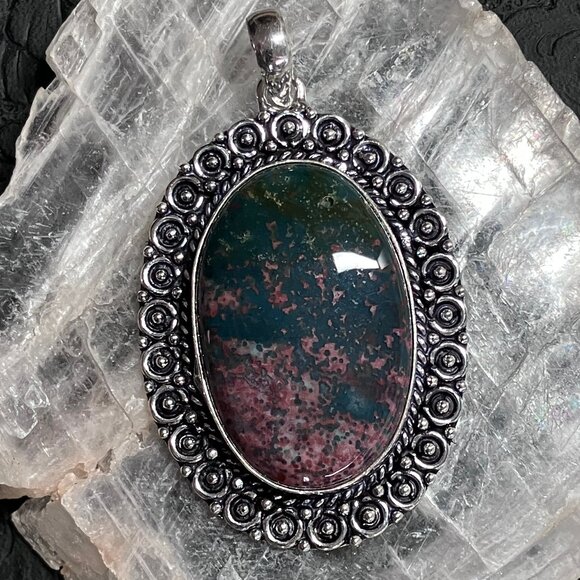Heliotrope Bloodstone Pendant Crystal Stone Jewelry - Picture 4 of 8